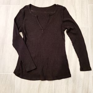 😁Black Long Sleeve Waffle Knit V Neck Top, Size M